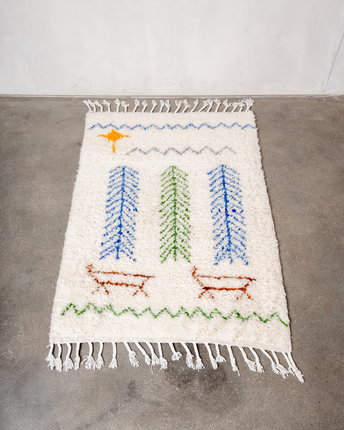 Modern, designer, handcrafted Berber rug from Morocco. Beniourain carpet with minimalist design, natural wool pile and a fluffy texture.